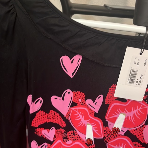 Beautiful Denny rose top Italian - Picture 2 of 4